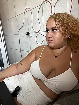 MinaBoss online show from February 5, 2025, 2:26 pm