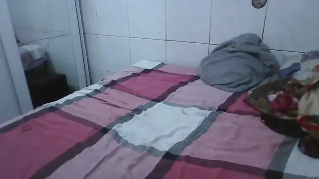 MinaBoss online show from October 11, 2025, 1:27 am