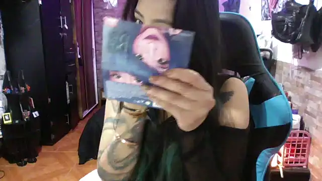 AngelaQueen  online show from January 6, 2026, 5:38 pm