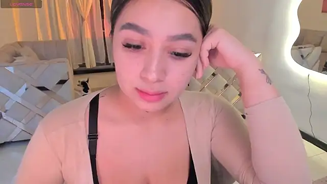 LunaBaker-1 online show from February 14, 2026, 4:42 am