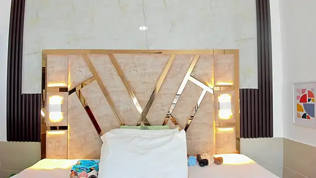 Athenea Mills online show from January 25, 2025, 6:46 pm