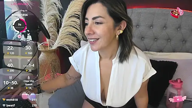 Isabella lt online show from February 25, 2025, 5:25 pm