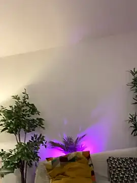 KittyKatyDream online show from April 20, 2026, 1:14 pm