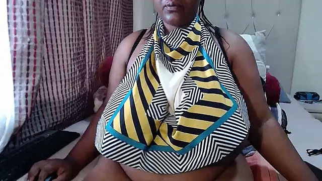 CHOCOLATEDARKBUSTYX online show from October 27, 2025, 9:13 am