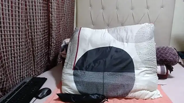 CHOCOLATEDARKBUSTYX online show from November 27, 2025, 7:16 pm