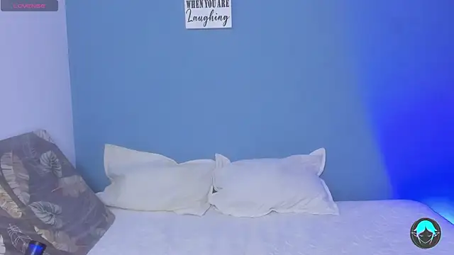 sofi elfqueen online show from March 6, 2025, 3:35 am