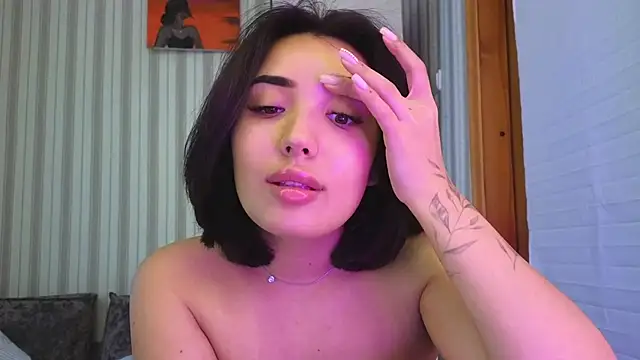 lily  foster online show from October 18, 2025, 7:09 am