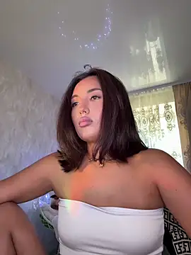 lily  foster online show from May 18, 2026, 1:39 pm