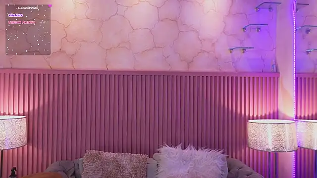 Emiily Scott1 online show from January 16, 2025, 6:59 pm