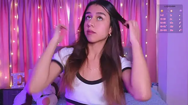 Emiily Scott1 online show from September 10, 2025, 8:53 pm