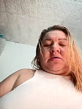 Snapshot of HORNY_MATURE25 chatting on April 19, 2026, 5:45 pm HORNY MATURE25 online show from April 19, 2026, 5:45 pm