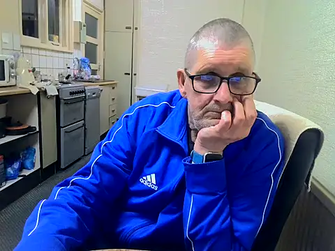 daddyflash online show from April 15, 2026, 8:42 pm