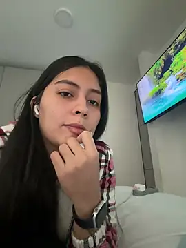 Sophie  Foxxx online show from March 25, 2026, 1:06 pm