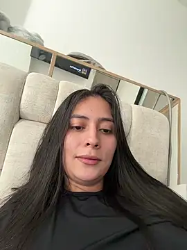Snapshot of Sophie__Foxxx chatting on April 17, 2026, 9:18 pm Sophie Foxxx online show from April 17, 2026, 9:18 pm