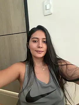 Snapshot of Sophie__Foxxx chatting on April 19, 2026, 6:10 pm Sophie Foxxx online show from April 19, 2026, 6:10 pm