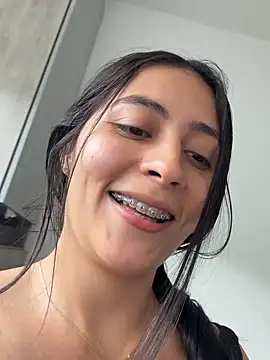 Snapshot of Sophie__Foxxx chatting on May 16, 2026, 9:35 pm Sophie Foxxx online show from May 16, 2026, 9:35 pm