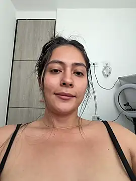 Snapshot of Sophie__Foxxx chatting on May 17, 2026, 2:35 pm Sophie Foxxx online show from May 17, 2026, 2:35 pm