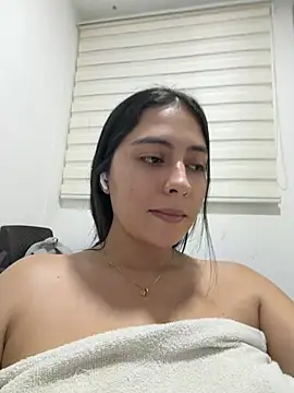 Snapshot of Sophie__Foxxx chatting on May 29, 2026, 12:30 am Sophie Foxxx online show from May 29, 2026, 12:30 am