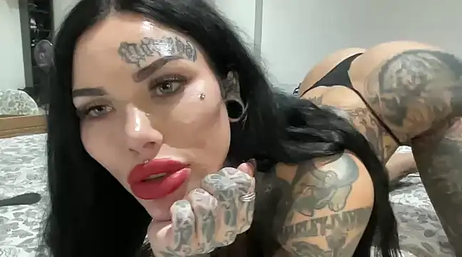 claudiacvc95 online show from December 4, 2024, 12:03 pm