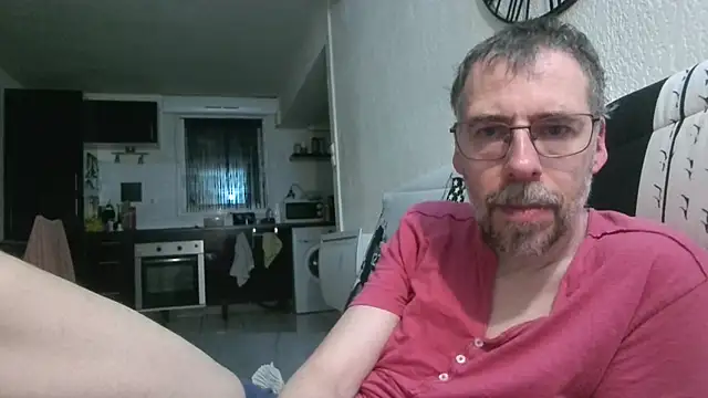 ptitcanard60600 online show from April 21, 2026, 8:55 pm