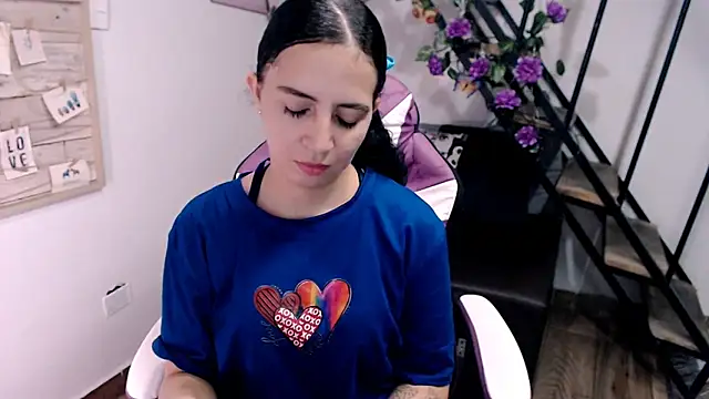 samantha baby  online show from April 1, 2026, 7:11 pm