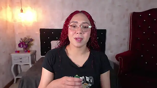 Snapshot of IsabelaLatina chatting on July 16, 2026, 12:49 am IsabelaLatina online show from July 16, 2026, 12:49 am