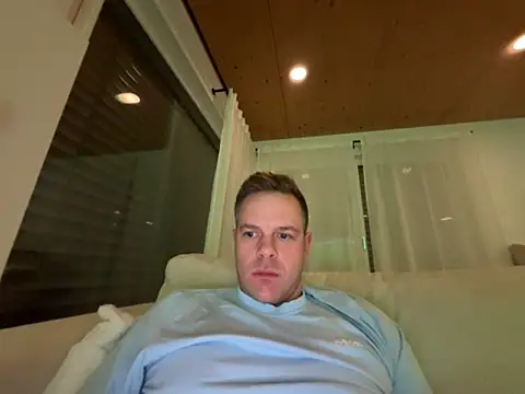 Snapshot of Danii0790 chatting on November 17, 2025, 9:09 pm Danii0790 online show from November 17, 2025, 9:09 pm