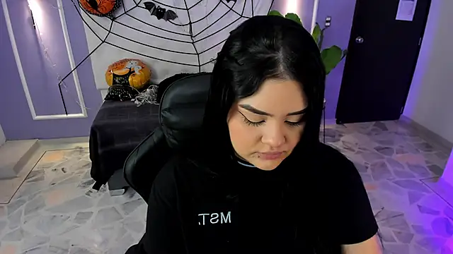 Snapshot of martinasaez chatting on October 22, 2025, 8:08 pm martinasaez online show from October 22, 2025, 8:08 pm