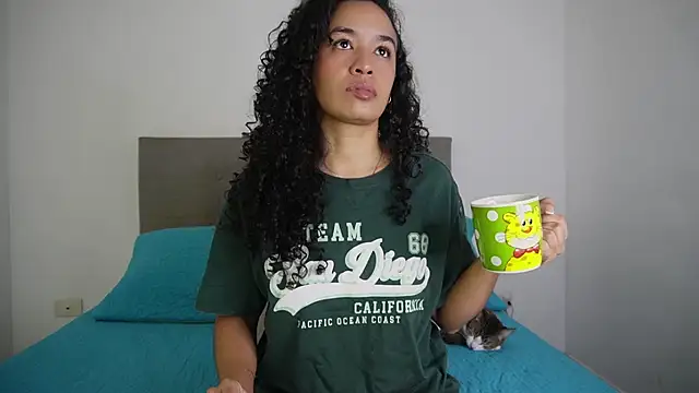 angela  98 online show from November 23, 2025, 1:22 pm