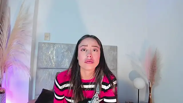 NoraDasilva online show from February 5, 2025, 12:53 am