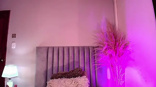 NoraDasilva online show from September 10, 2025, 12:43 am