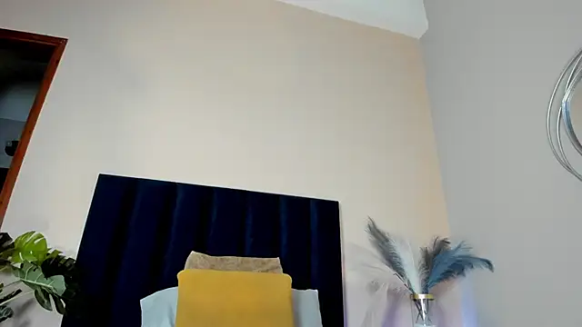 NoraDasilva online show from November 13, 2025, 12:31 am