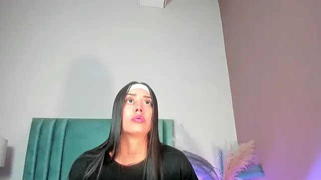 NoraDasilva online show from February 10, 2026, 11:09 pm