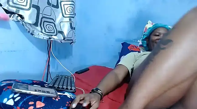 Snapshot of ebony_cristal1 chatting on February 15, 2025, 10:00 am ebony cristal1 online show from February 15, 2025, 10:00 am