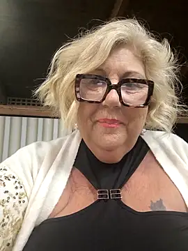 Snapshot of Merilulla chatting on April 18, 2026, 12:47 am Merilulla online show from April 18, 2026, 12:47 am