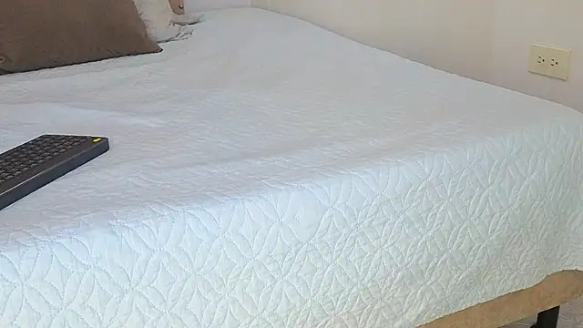 KeryHillson online show from November 7, 2025, 1:22 pm