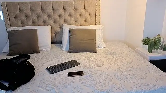 KeryHillson online show from January 17, 2026, 1:16 pm