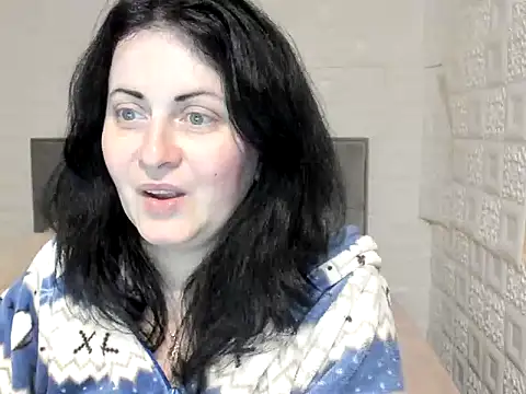 Lillian2 online show from March 12, 2025, 4:41 am