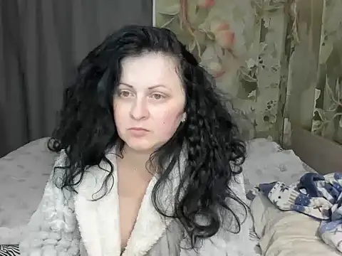 Snapshot of Lillian2 chatting on April 8, 2026, 8:31 pm Lillian2 online show from April 8, 2026, 8:31 pm