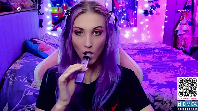 Violet Noir online show from March 7, 2025, 11:29 am