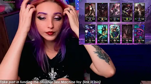 Violet Noir online show from September 10, 2025, 5:13 pm