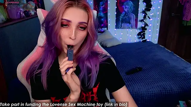 Violet Noir online show from September 11, 2025, 5:18 am