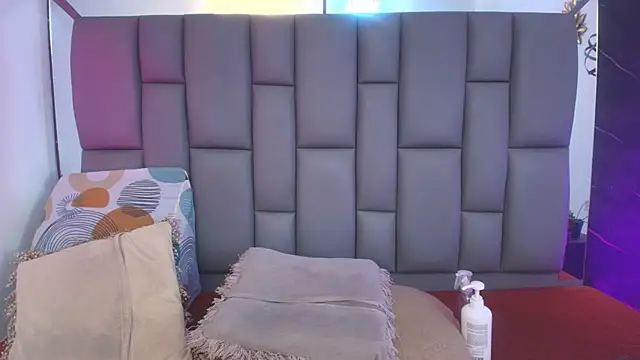  MiaBrown  online show from February 7, 2026, 12:09 pm