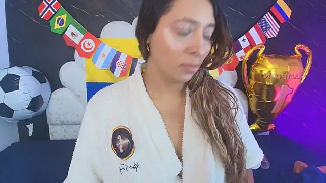 Snapshot of _MiaBrown_ chatting on June 24, 2026, 12:04 pm MiaBrown online show from June 24, 2026, 12:04 pm