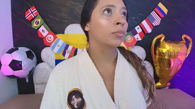 Snapshot of _MiaBrown_ chatting on June 27, 2026, 12:10 pm MiaBrown online show from June 27, 2026, 12:10 pm
