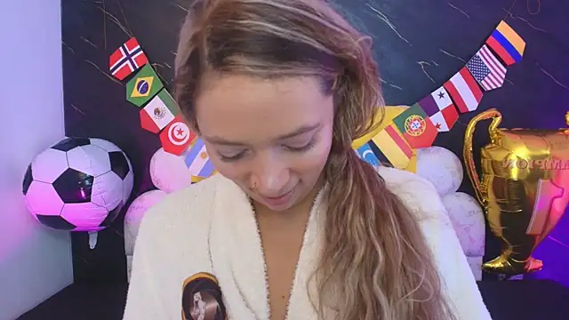 Snapshot of _MiaBrown_ chatting on June 30, 2026, 12:06 pm MiaBrown online show from June 30, 2026, 12:06 pm