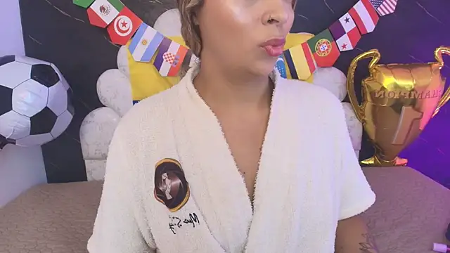Snapshot of _MiaBrown_ chatting on July 10, 2026, 12:08 pm MiaBrown online show from July 10, 2026, 12:08 pm