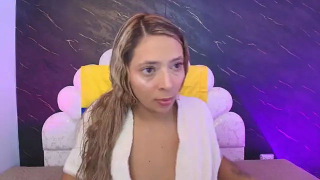 Snapshot of _MiaBrown_ chatting on July 18, 2026, 12:09 pm MiaBrown online show from July 18, 2026, 12:09 pm