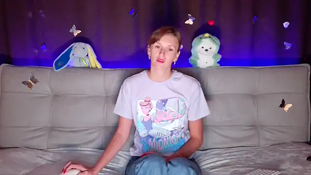 intolerable girl online show from September 12, 2025, 8:03 am