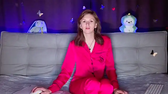 intolerable girl online show from October 7, 2025, 7:44 pm